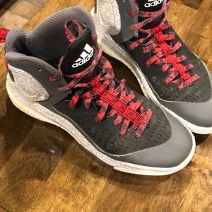 D-rose basketball shoes size 11
